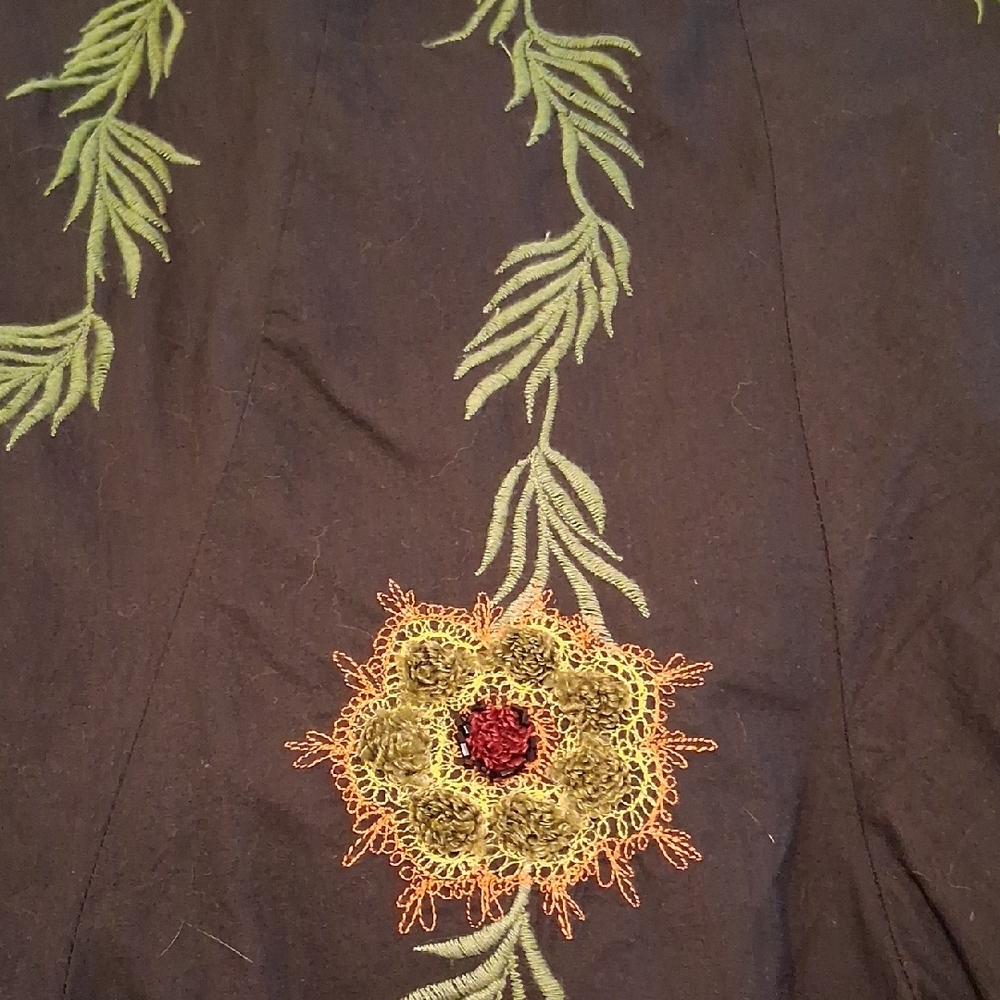 Chic Black A-Line Skirt with Floral Embroidery - Picture 5 of 5